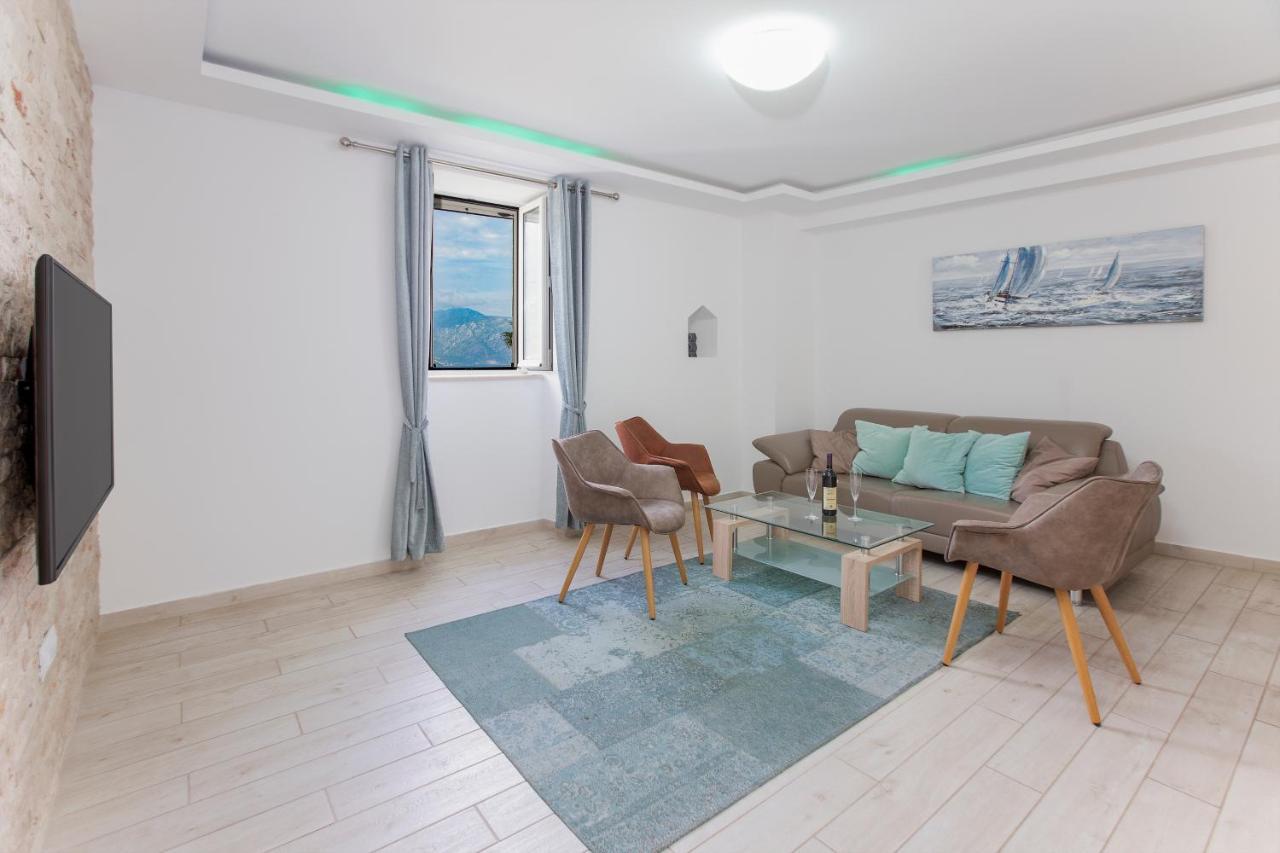 Apartments D&V Kotor Exterior photo
